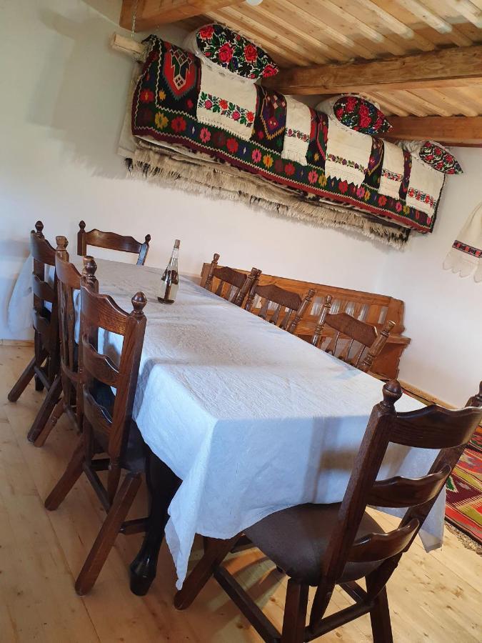 Casuta Din Gradina Breb